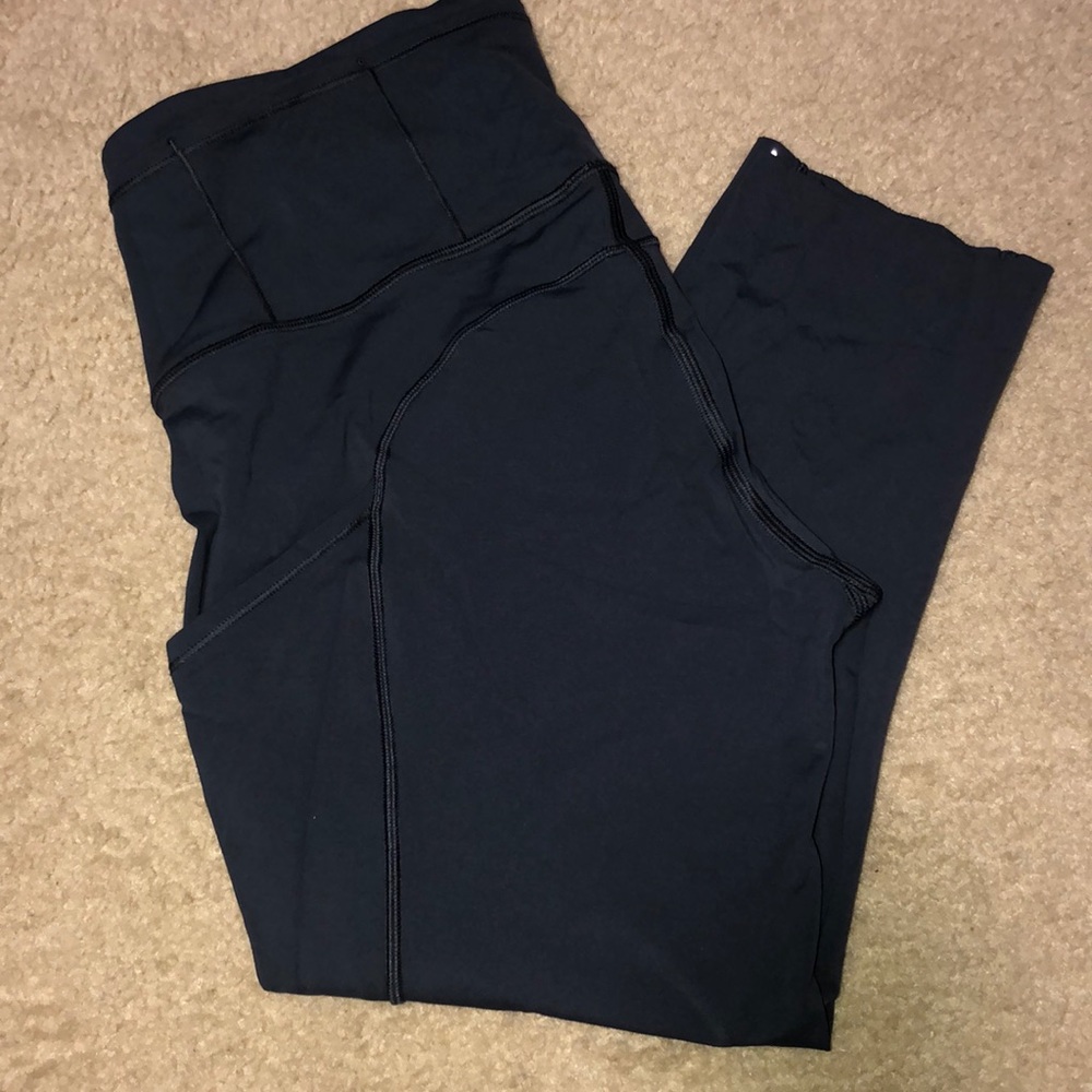 Lululemon fast & free crops size 6